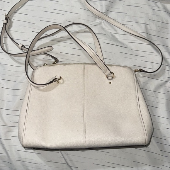 COACH PURSE IN BONE COLOR WITH GOLD - Picture 2 of 8